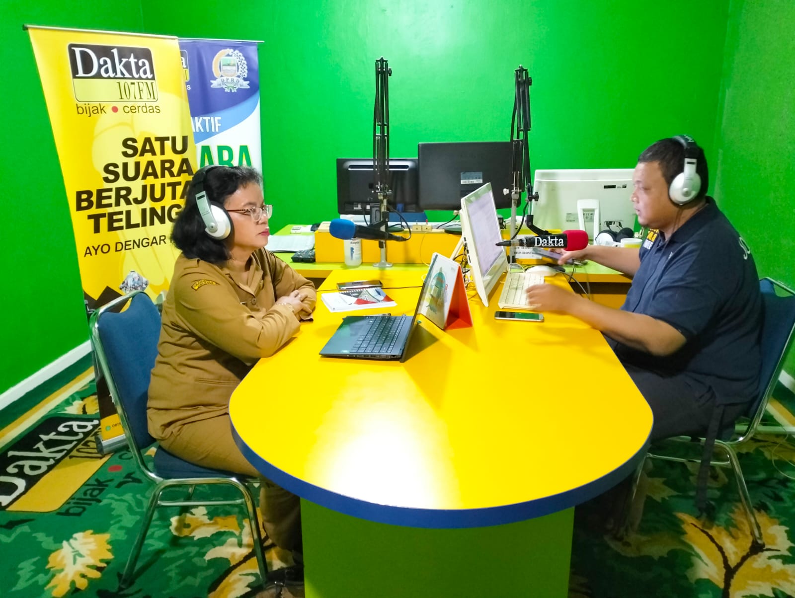 Diskominfostandi Sosialisasikan SP4N-LAPOR! Melalui Siaran Radio di Kota Bekasi