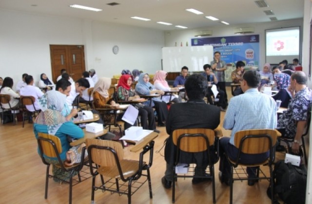 Pembahasan Elemen Pembangunan Smart City Dalam Acara Bimtek  Menuju 100 Smart City Kota Bekasi