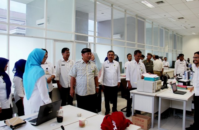 Wali Kota Mengunjungi Diskominfostandi Kota Bekasi