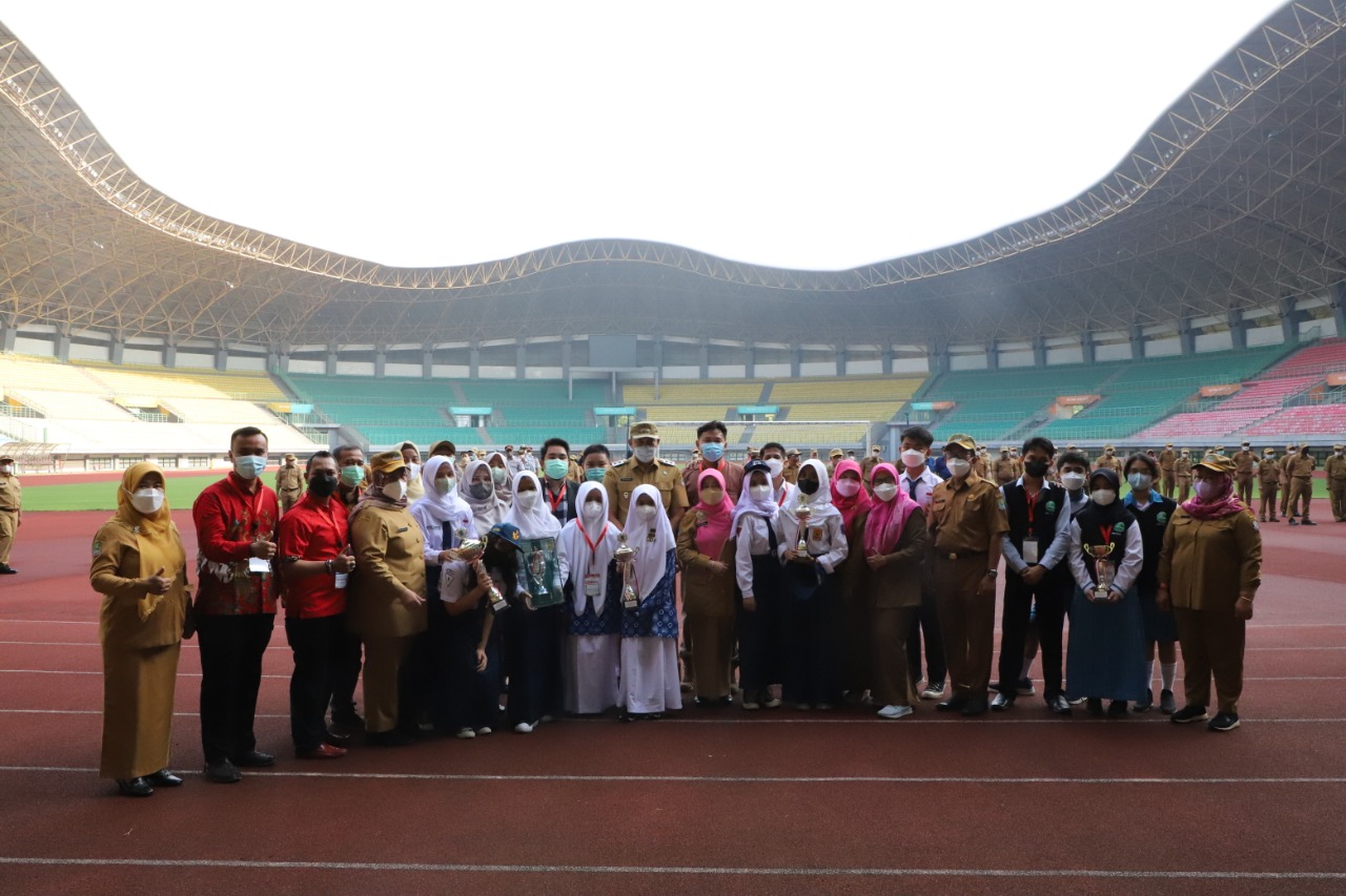 APEL APARATUR PEMERINTAH KOTA BEKASI DIRANGKAI DENGAN PENANDATANGANAN DAN PENYERAHAN PENGHARGAAN