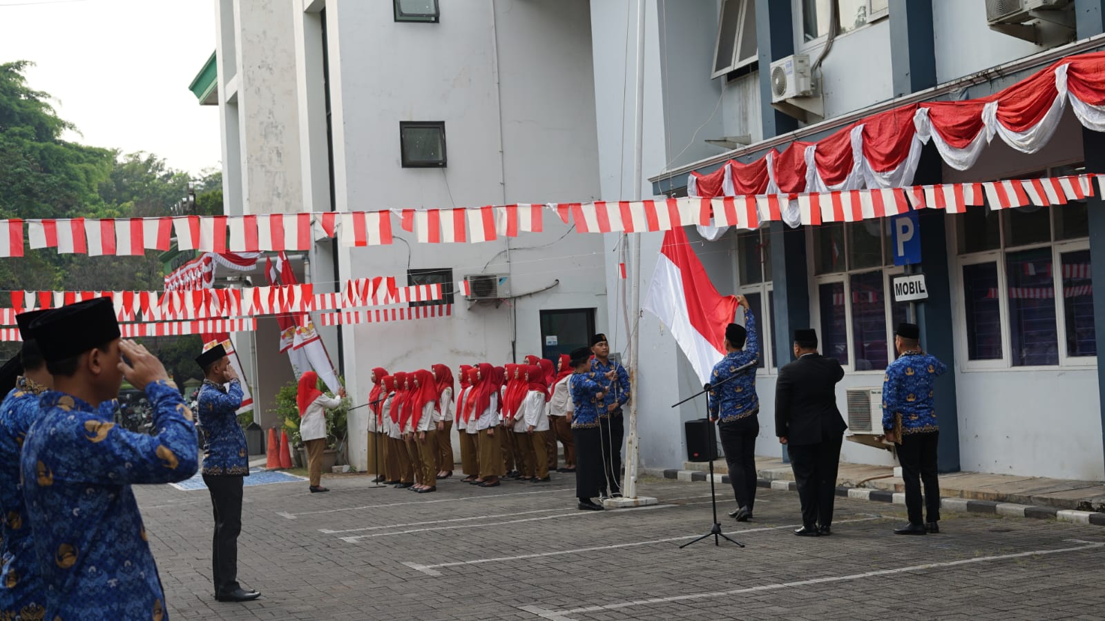 UPACARA PERINGATAN HARI KEMERDEKAAN RI KE-79 LINGKUP PERKANTORAN MARGAHAYU