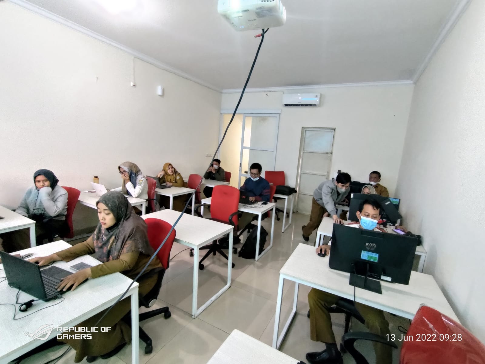Diskominfostandi Kota Bekasi menyelenggarakan Kursus Singkat Program Training Intro Python Data Science