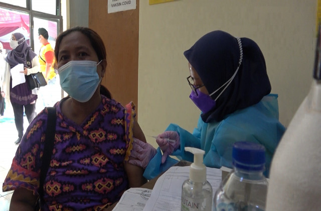 Vaksinasi Tahap Kedua Wilayah Kelurahan Teluk Pucung Kembali di gelar
