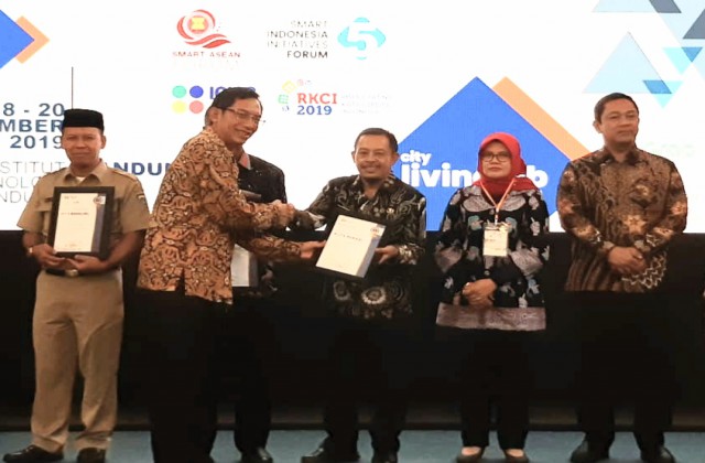 Kota Bekasi Raih Penghargaan Smart Health Pada Rating Kota Cerdas Indonesia