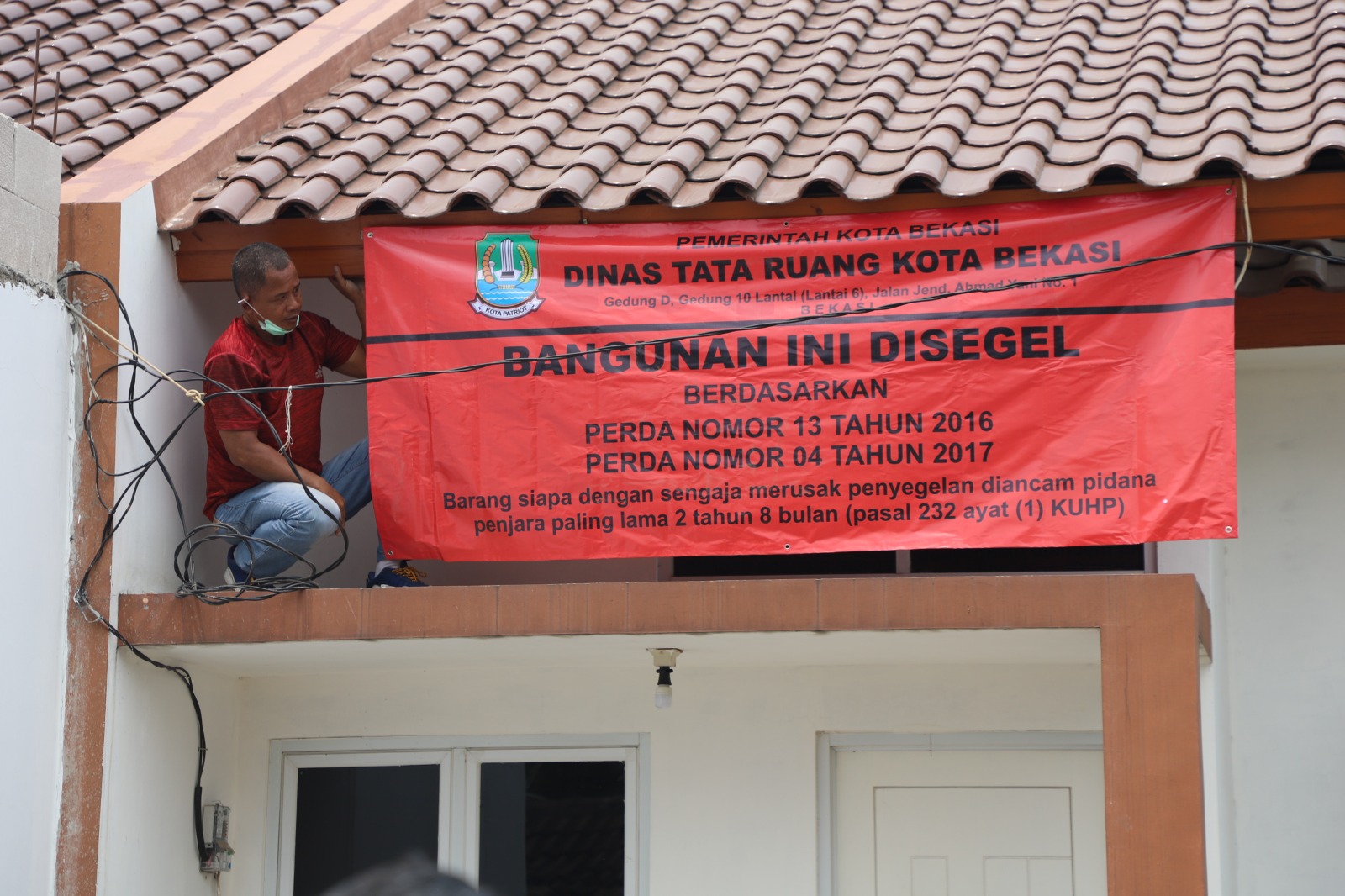 PEMKOT BEKASI KEMBALI LAKUKAN PENYEGELAN BANGUNAN MELANGGAR PERIZINAN